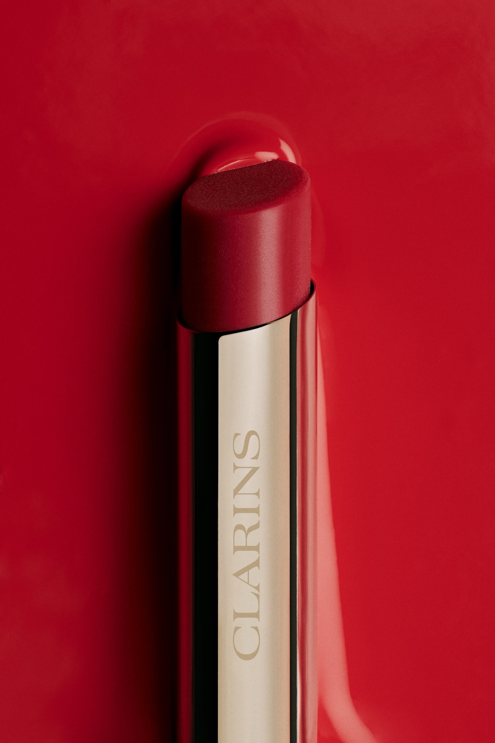 clarins_mu24_zoe_kovacs_240229_lob_pack_in_texture.jpg