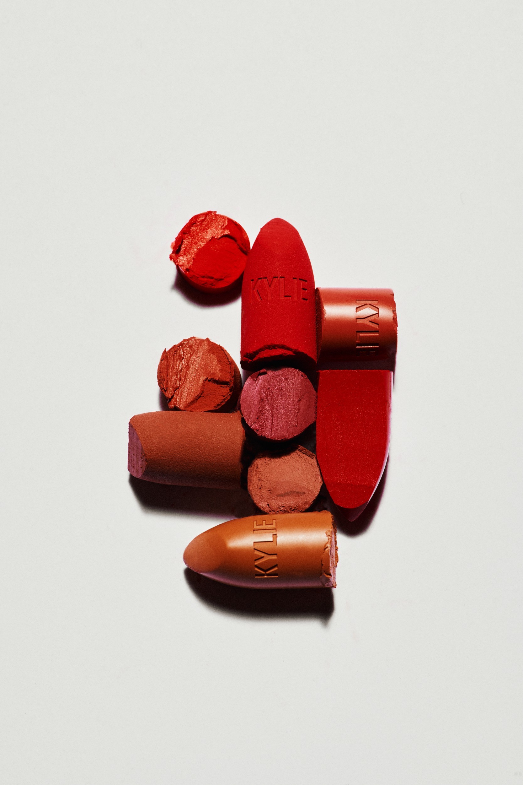 kylie_cosmetics_01-02_02_2023_417543.jpg