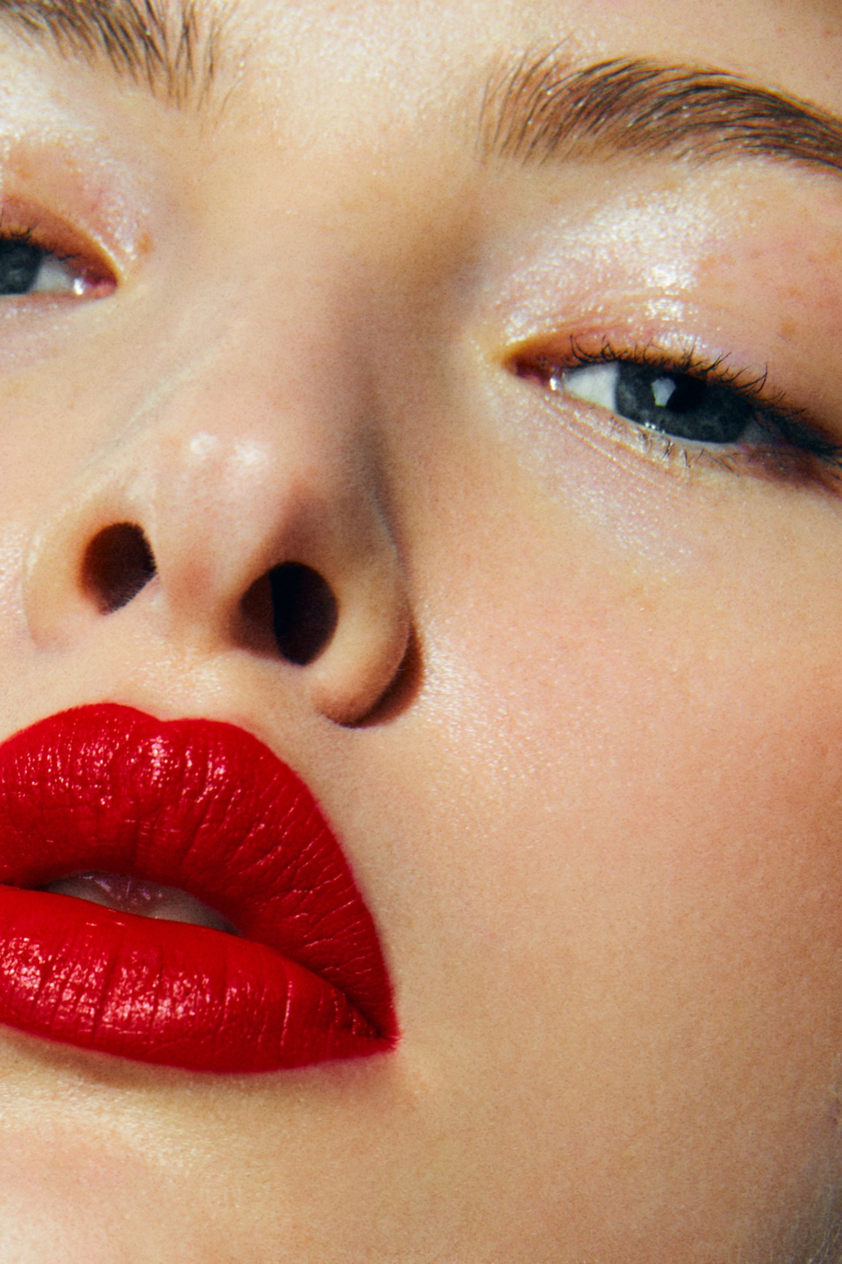 kylie_cosmetics_01-02_02_2023_410_an_apple_a_day_412472-2.jpg