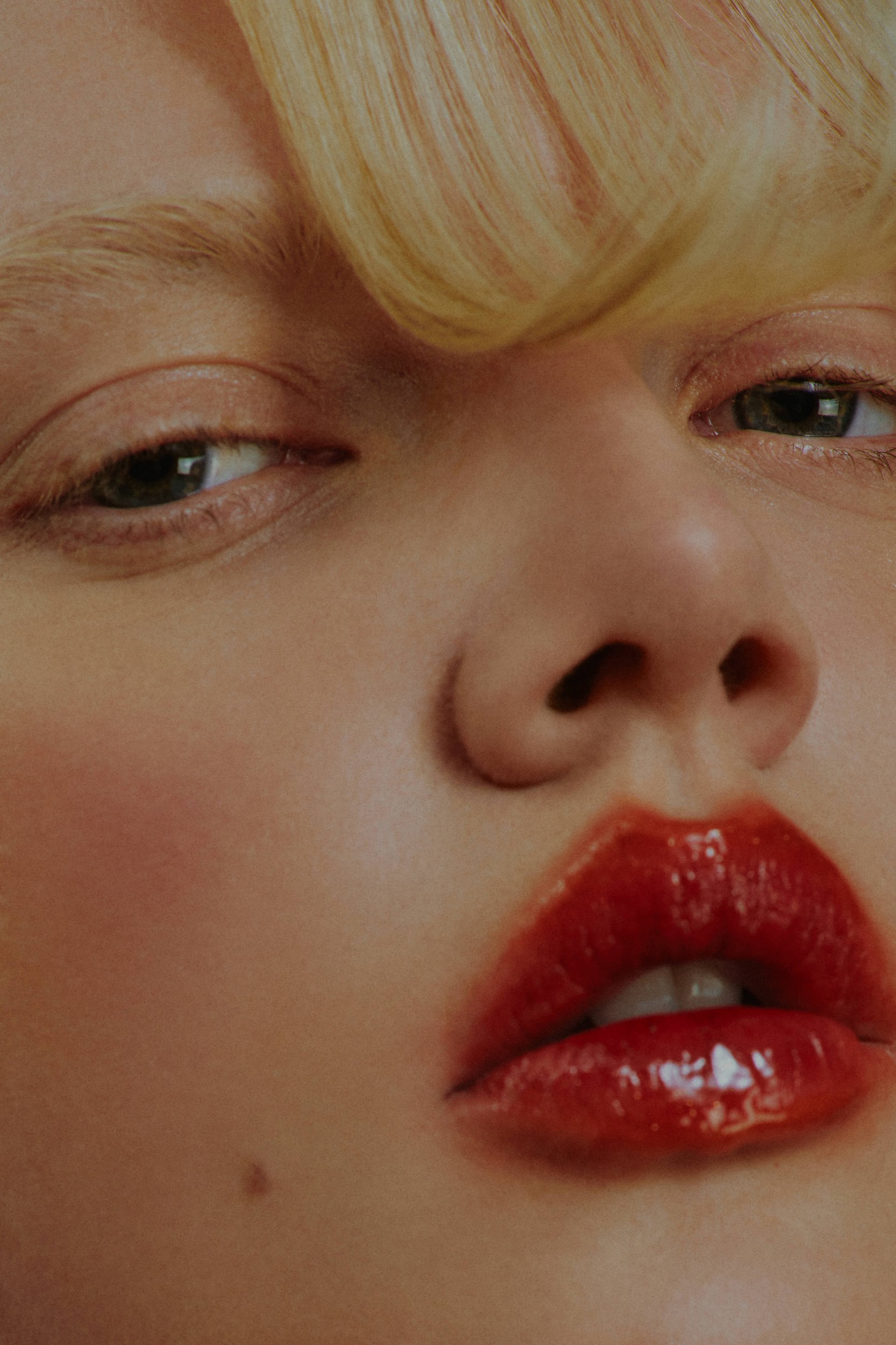vogue_210424_zoekovacs124456.jpg